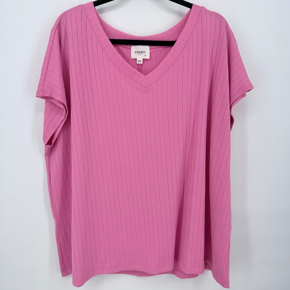 Andree by Unit Ribbed Knit Top Womens 1X Pink V-Neck Short Sleeve Relaxed Fit 2x